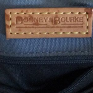 I’m selling a 285$ Purse (doomey bouxke)